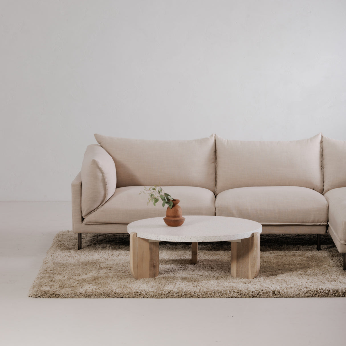 Acacia Legged Round Coffee Table | Novi Living Wunder | Oroa.com