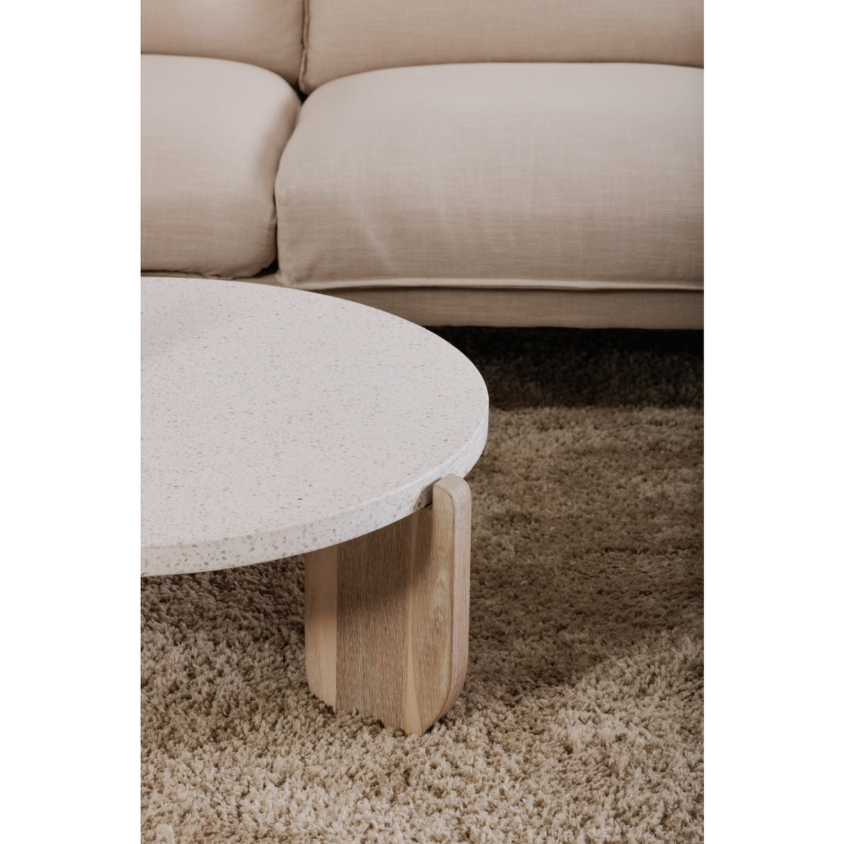 Acacia Legged Round Coffee Table | Novi Living Wunder | Oroa.com