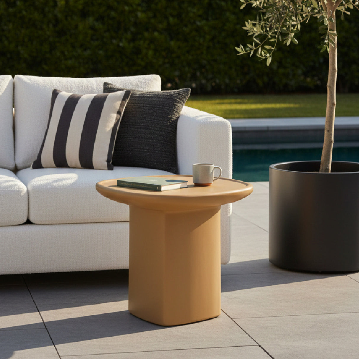 Modern European furniture - Square Concrete Outdoor Side Table - www.oroa.com | Oroa.com
