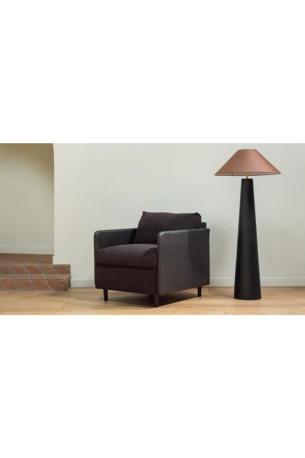 Leather Arm Sofa | Novi Living Teller | Oroa.com