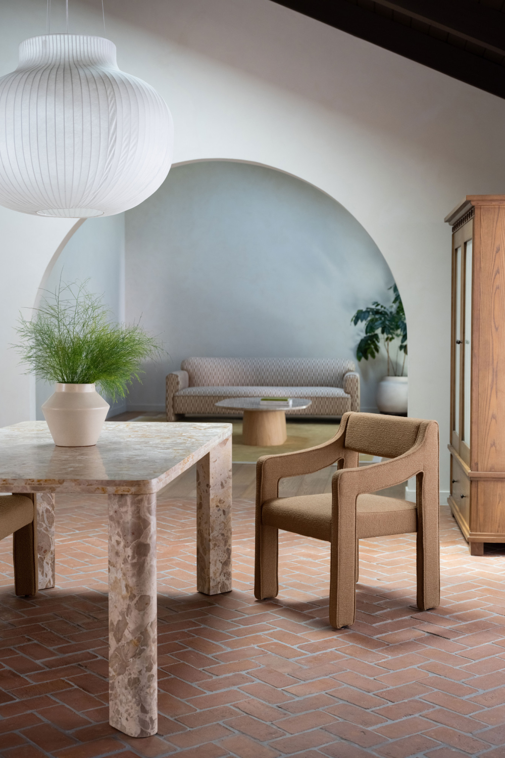 Upholstered Sloped-Arm Dining Chair | Novi Living Elise | Oroa.com