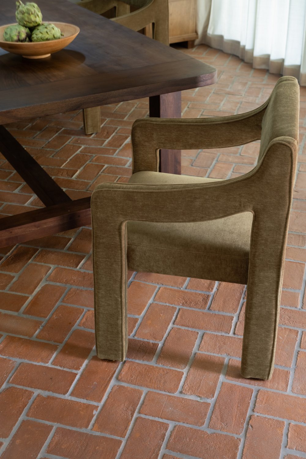 Upholstered Sloped-Arm Dining Chair | Oroa.com