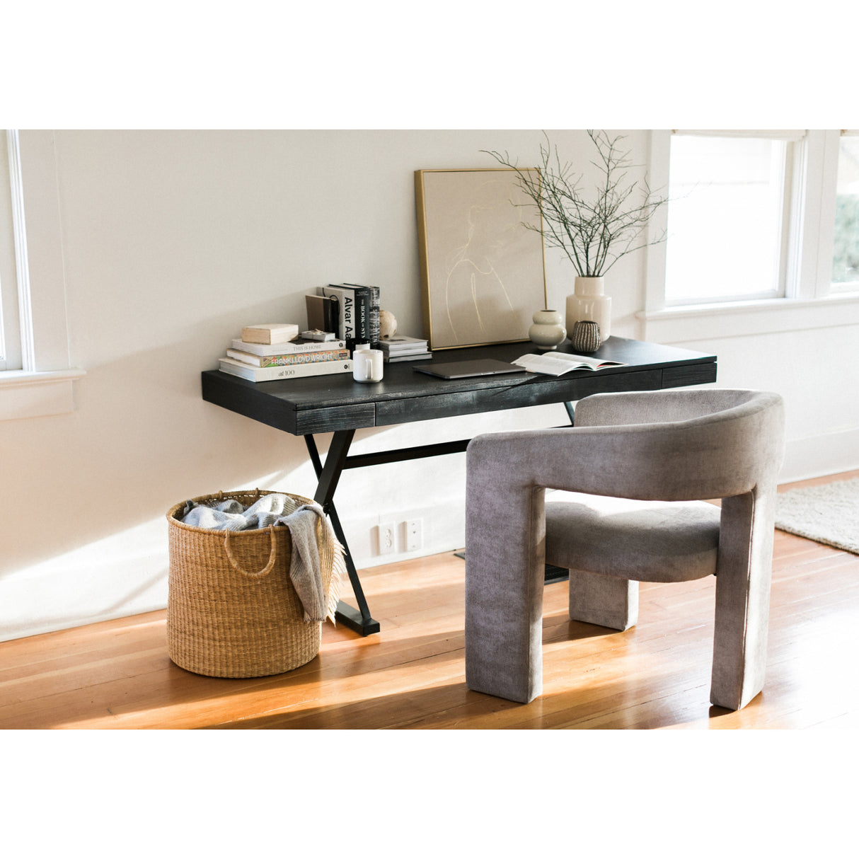 Modern European furniture - Modern 3-Legged Dining Chair - www.oroa.com | Oroa.com