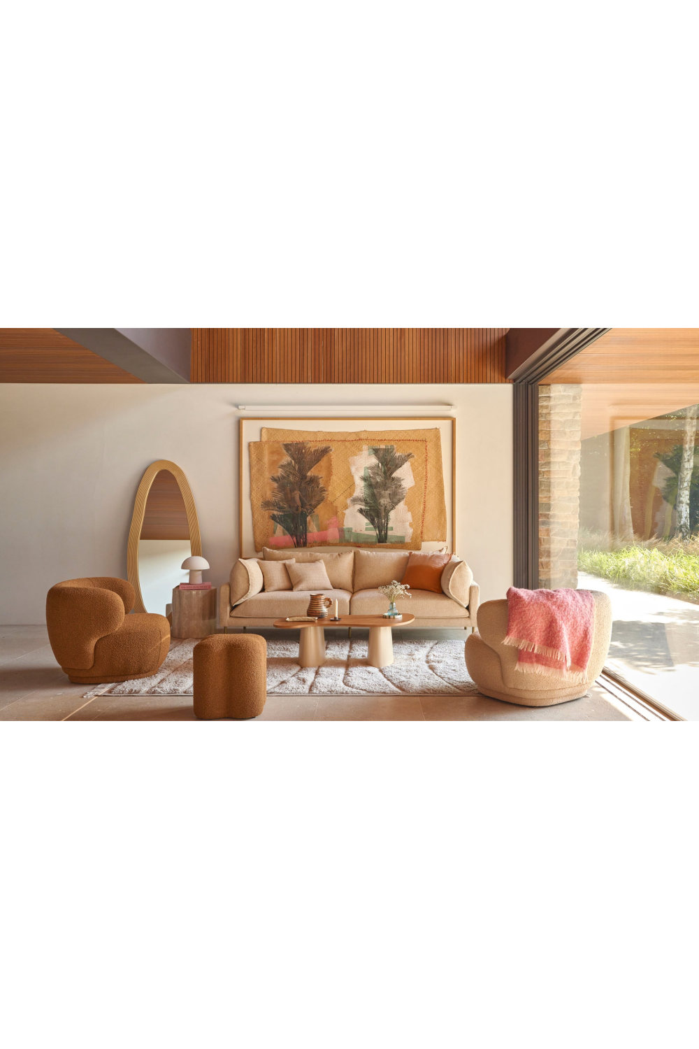 Contoured-Back Lounge Chair | NV Gallery Giulia | Oroa.com