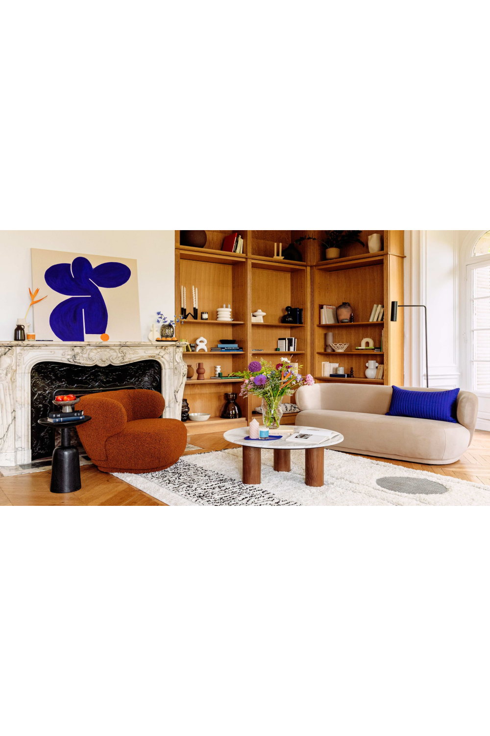 Contoured-Back Lounge Chair | NV Gallery Giulia | Oroa.com