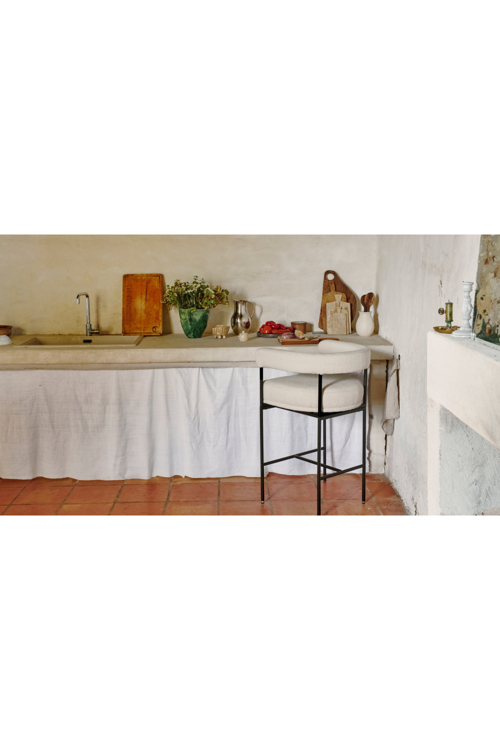 Metal Framed Curved Bar Stool | NV Gallery Arcade | Oroa.com