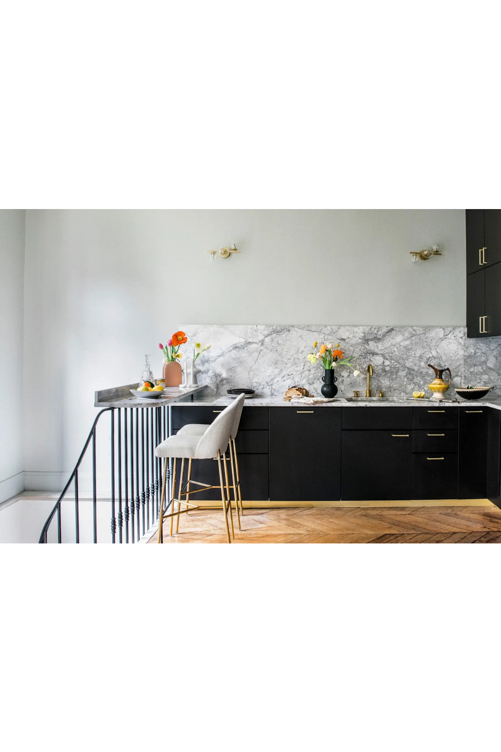 White Arched Bar Stool | NV Gallery Bane | Oroa.com