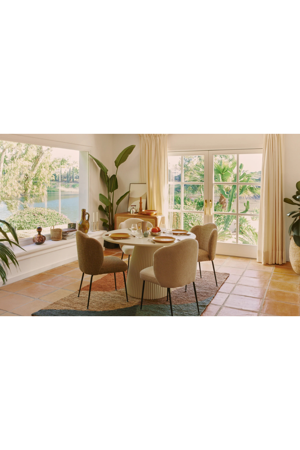 Cantilevered Dining Chair | NV Gallery Amberta | Oroa.com