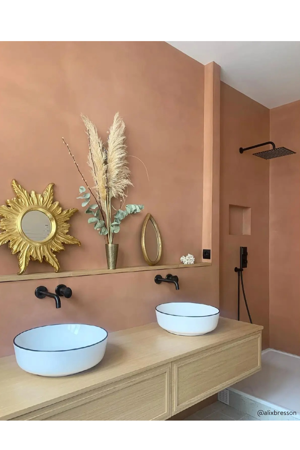 White Glazed Round Washbasin | NV Gallery Amsterdam | Oroa.com