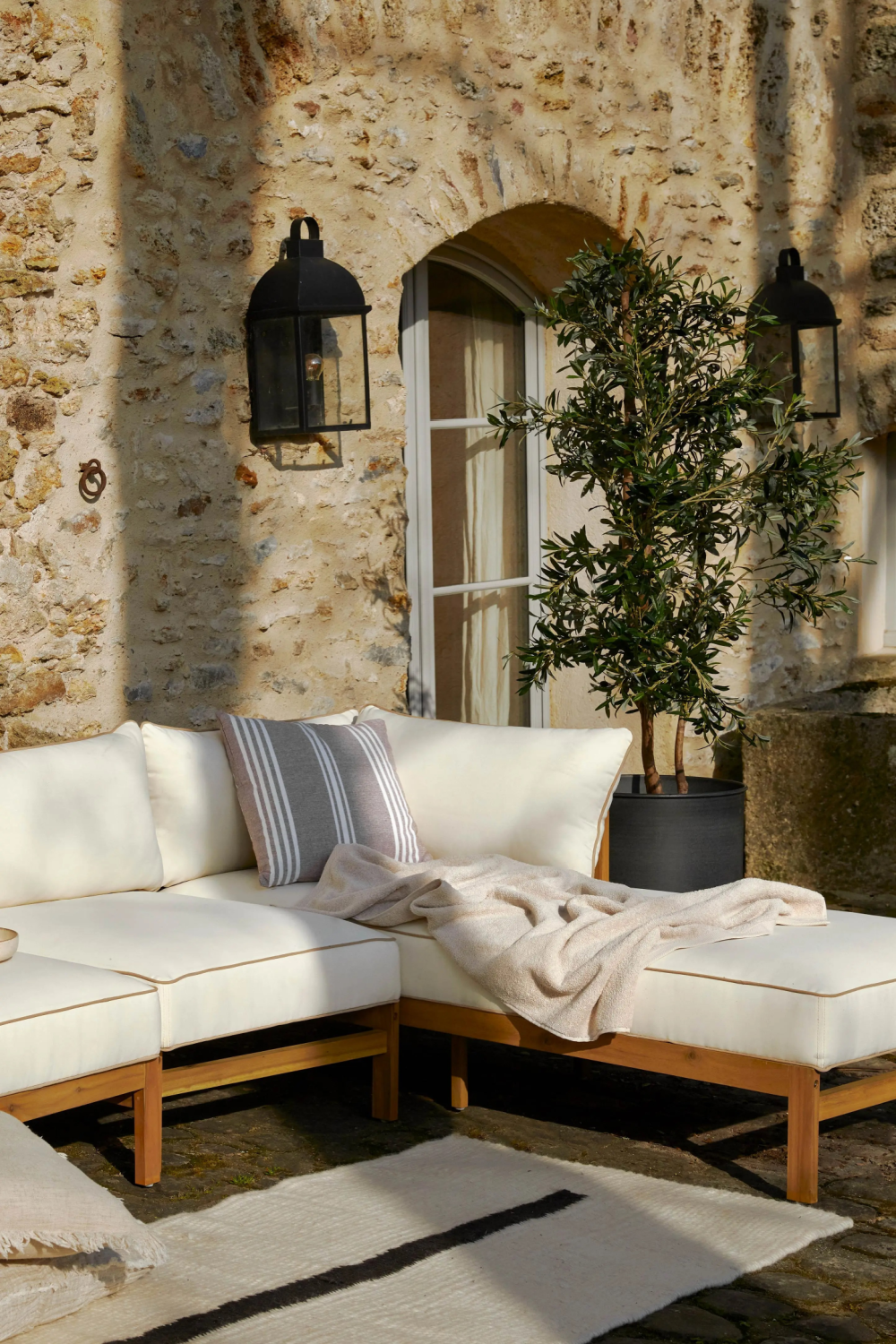 Padded Acacia Sun Lounger | NV Gallery Bayside | Oroa.com