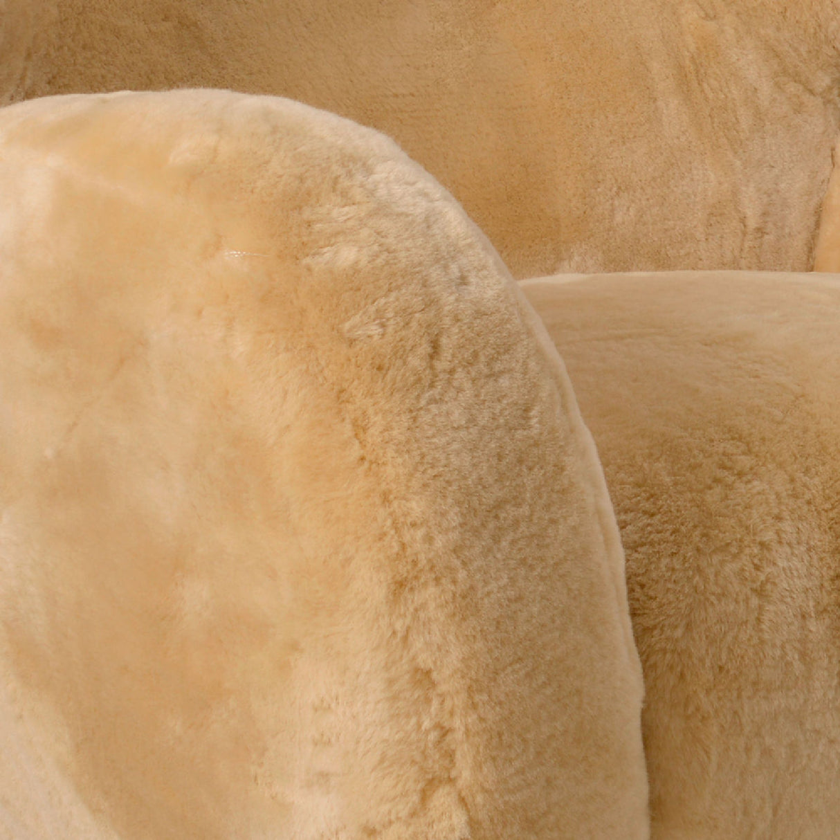 Beige Sheepskin Lounge Armchair | Oroa.com