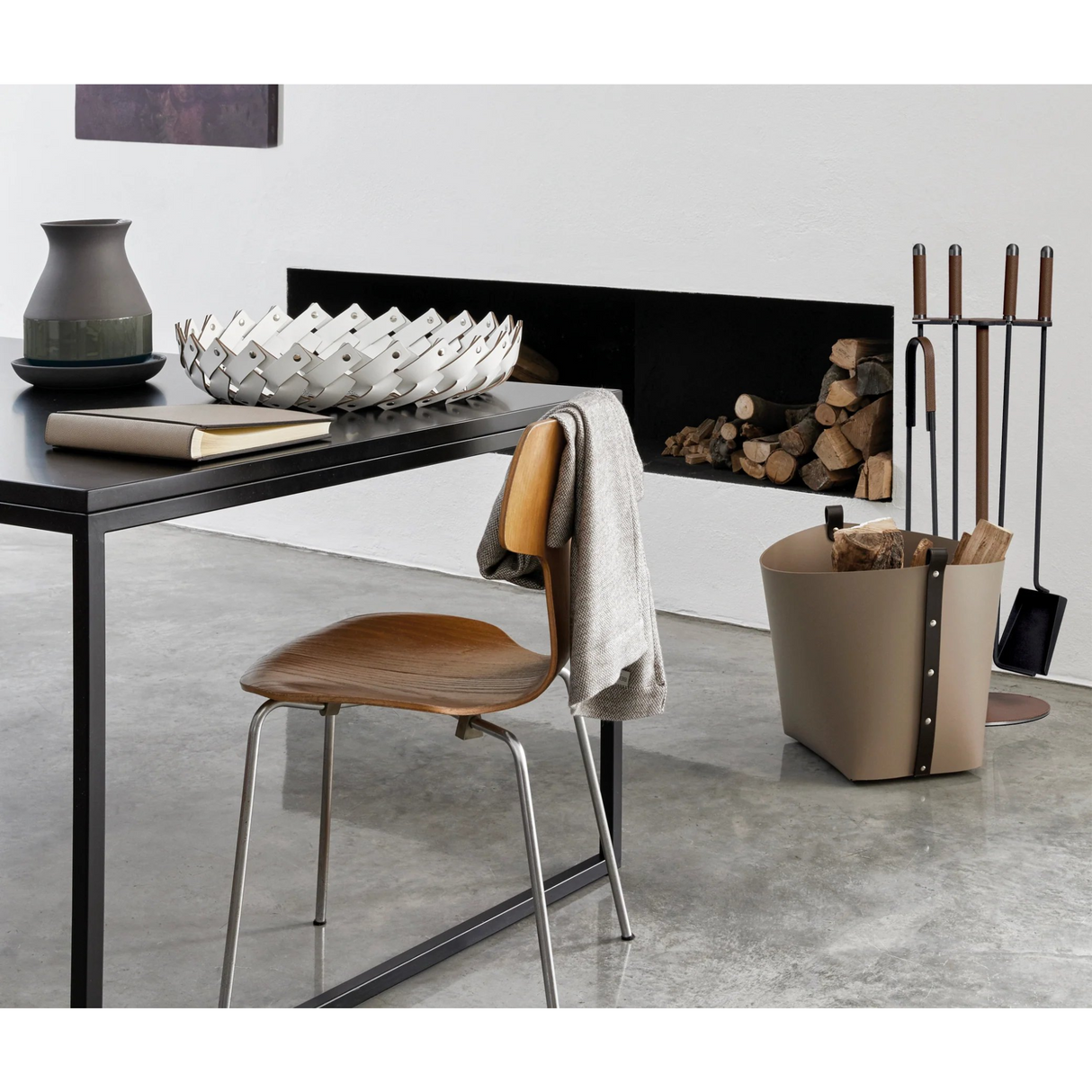 Woven Leather Strips Oval Basket | Pinetti Almeria | OROA.com