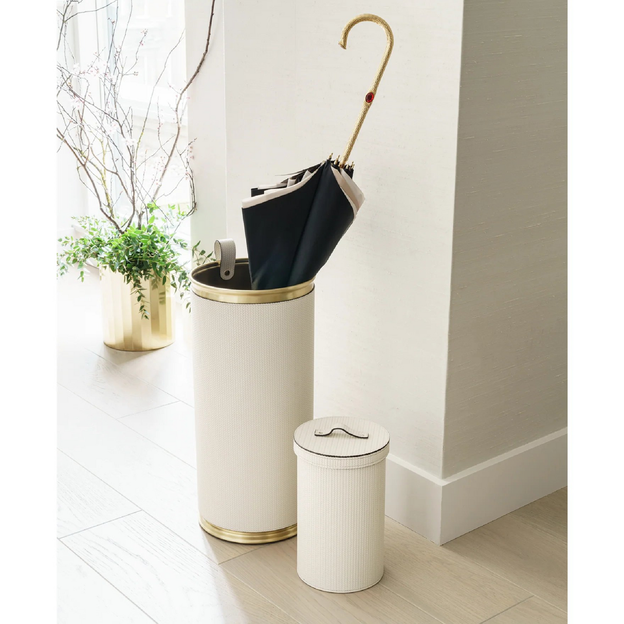 Cylindrical Leather Umbrella Stand | Pinetti | Italianfuniture.com