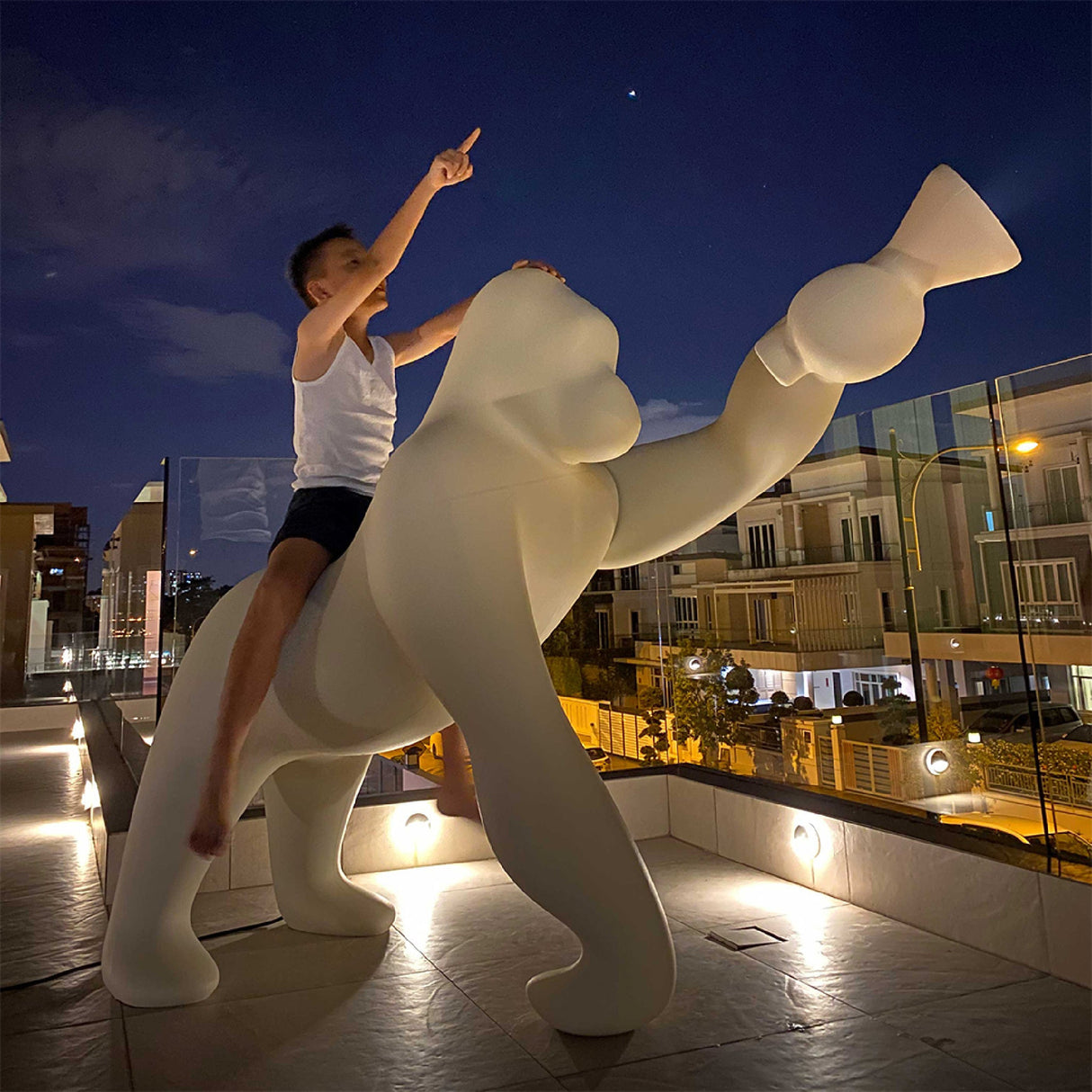 Gorilla Indoor/Outdoor Floor Lamp | Qeeboo Kong | OROA.com