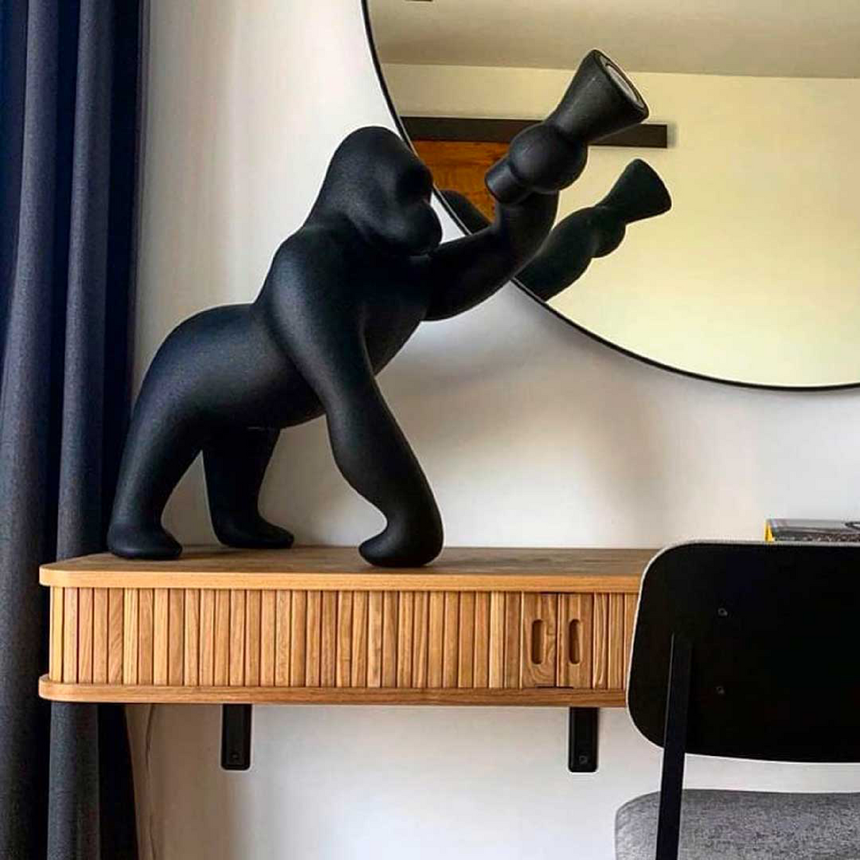 Gorilla-Shaped Table/Floor Lamp XS | Qeeboo Kong | OROA.com