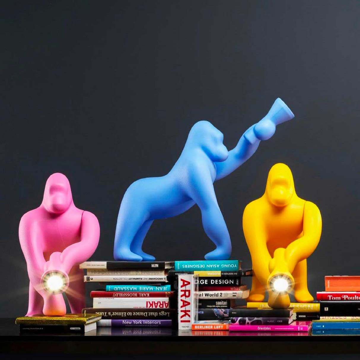 Gorilla-Shaped Table/Floor Lamp XS | Qeeboo Kong | OROA.com