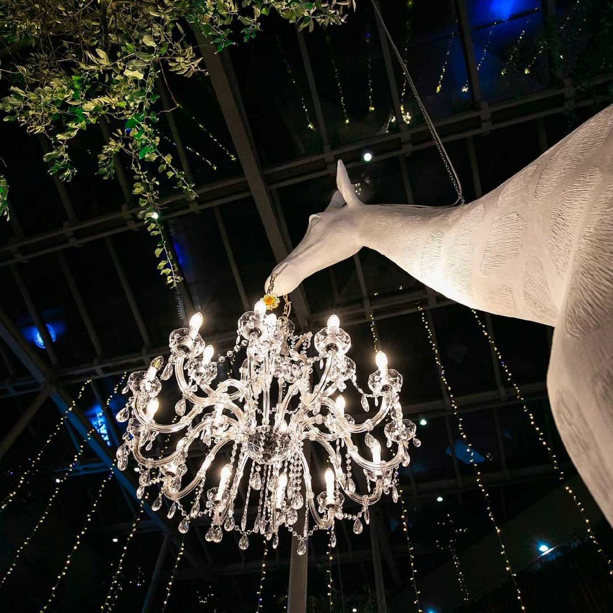 Giraffe Statue Floor Lamp | Qeeboo Giraffe in Love | OROA.com