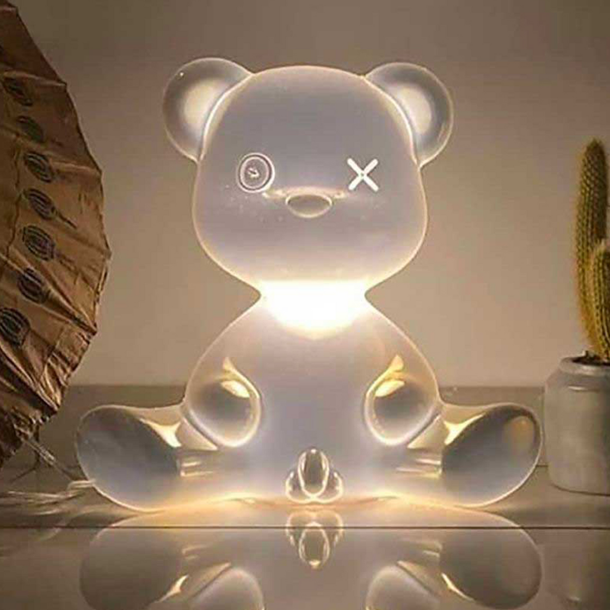 Metallic Modern Table Lamp | Qeeboo Teddy Boy | OROA.com