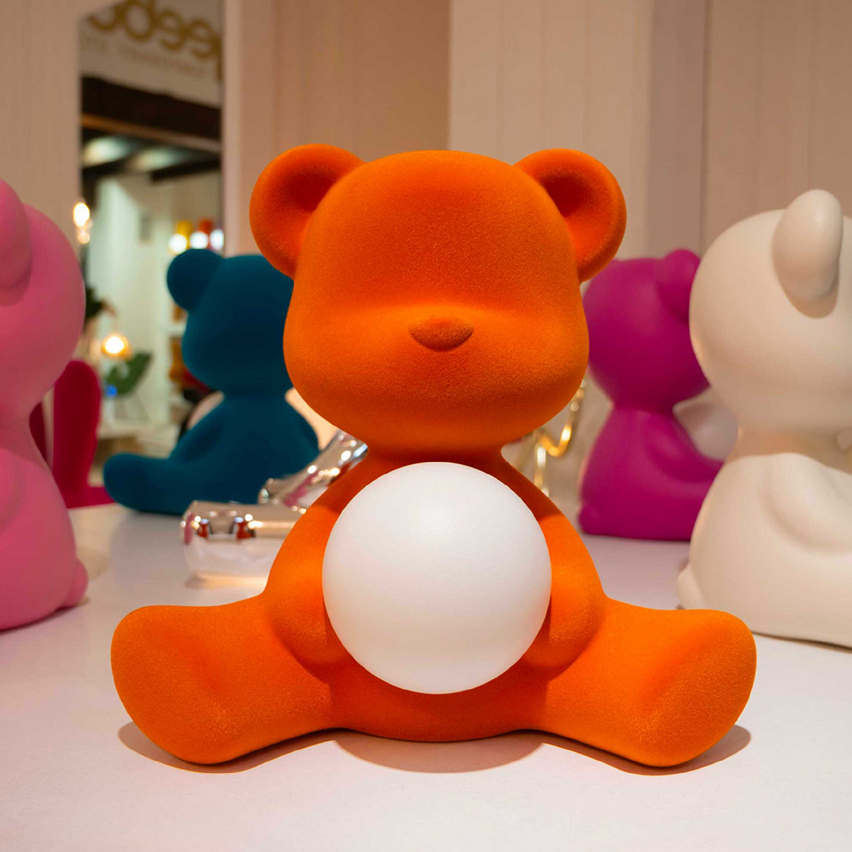 Velvet Rechargeble Table Lamp | Qeeboo Teddy Girl | OROA.com