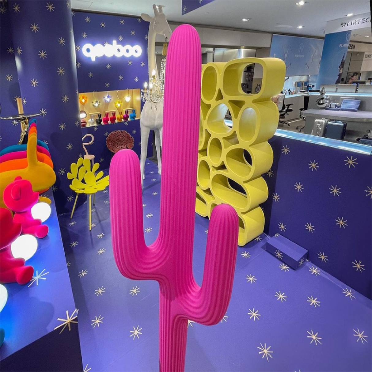 Cactus Outdoor Coat Rack | Qeeboo Saguaro | OROA.com