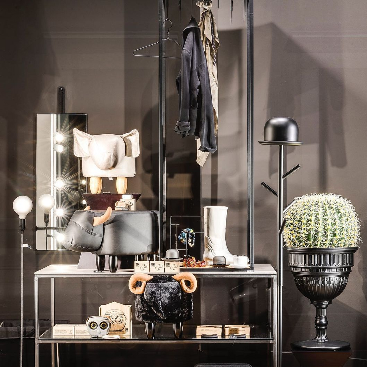 Classic Dome Planter & Champagne Cooler | Qeeboo Capitol | OROA.com