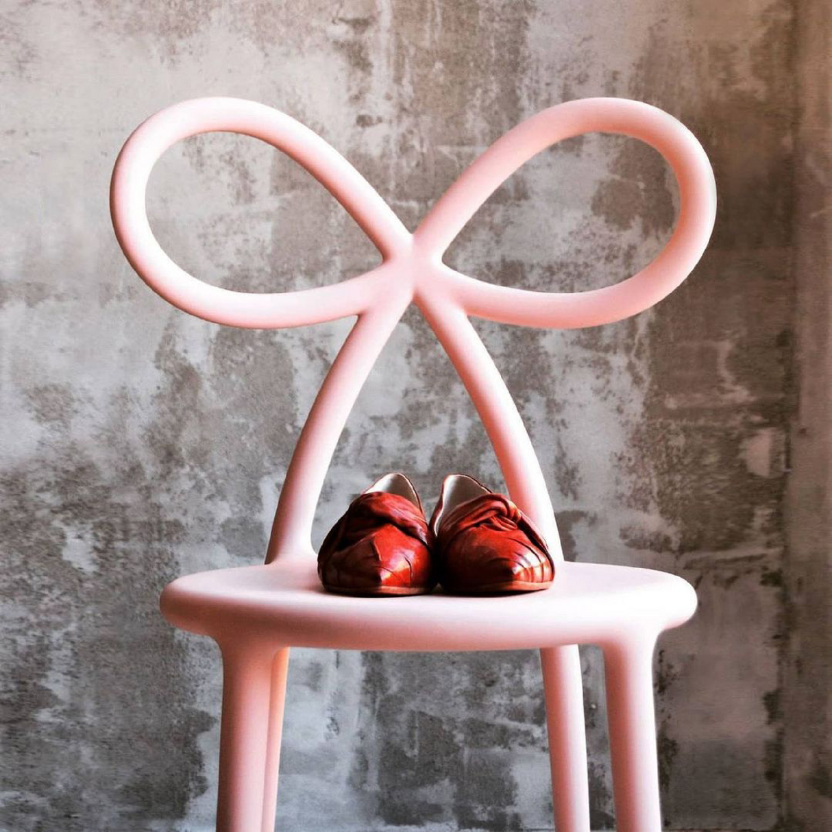 Modern Chic Dining Chair Set (2) | Qeeboo Ribbon | OROA.com