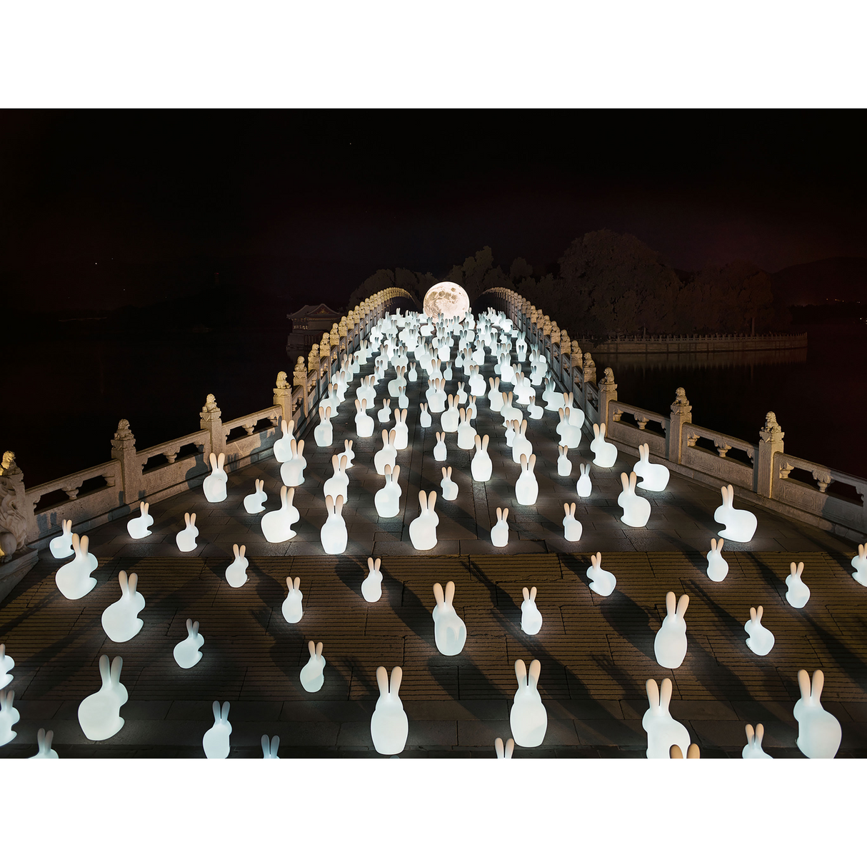 White Rabbit Chair LED Lamp | Qeeboo Rabbit | OROA.com