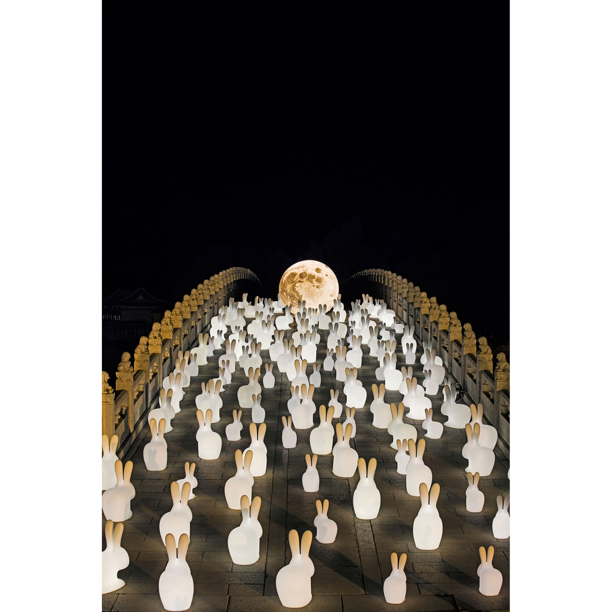White Rabbit Chair LED Lamp | Qeeboo Rabbit | OROA.com