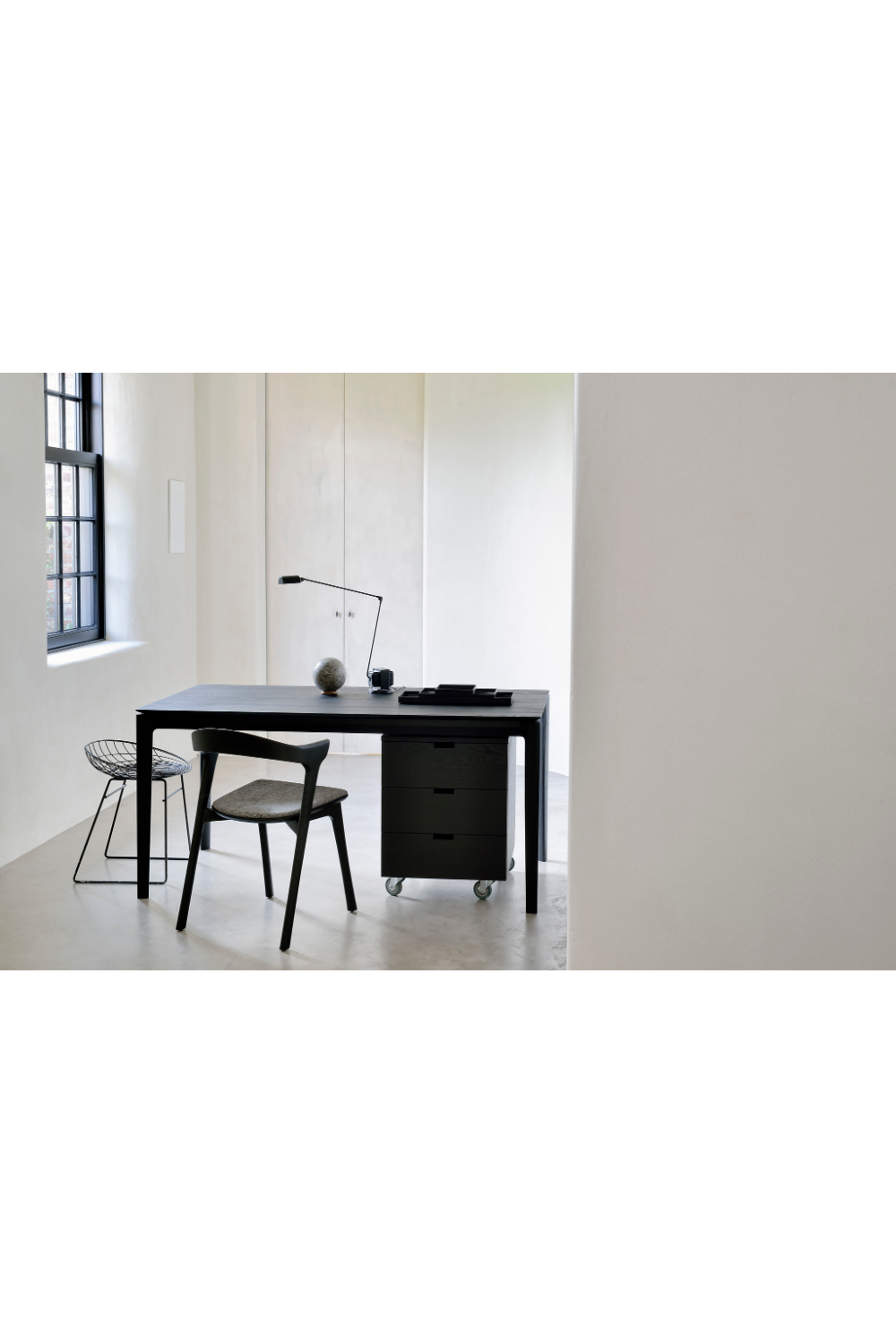 Black Oak Minimalist Dining Table | Ethnicraft Bok | Oroa.com