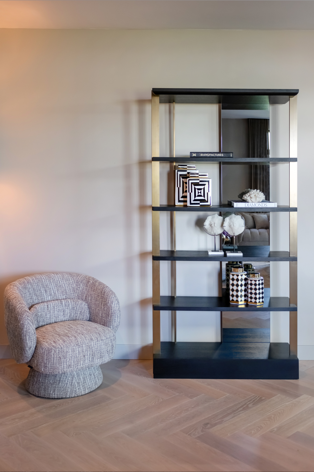 Mirror Accent Display Cabinet | Oroa.com