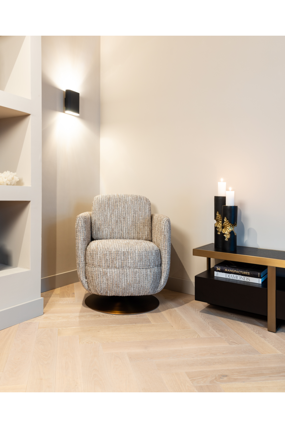 Black Oak Veneer TV Cabinet | Richmond Interiors Diddley | Oroa.com