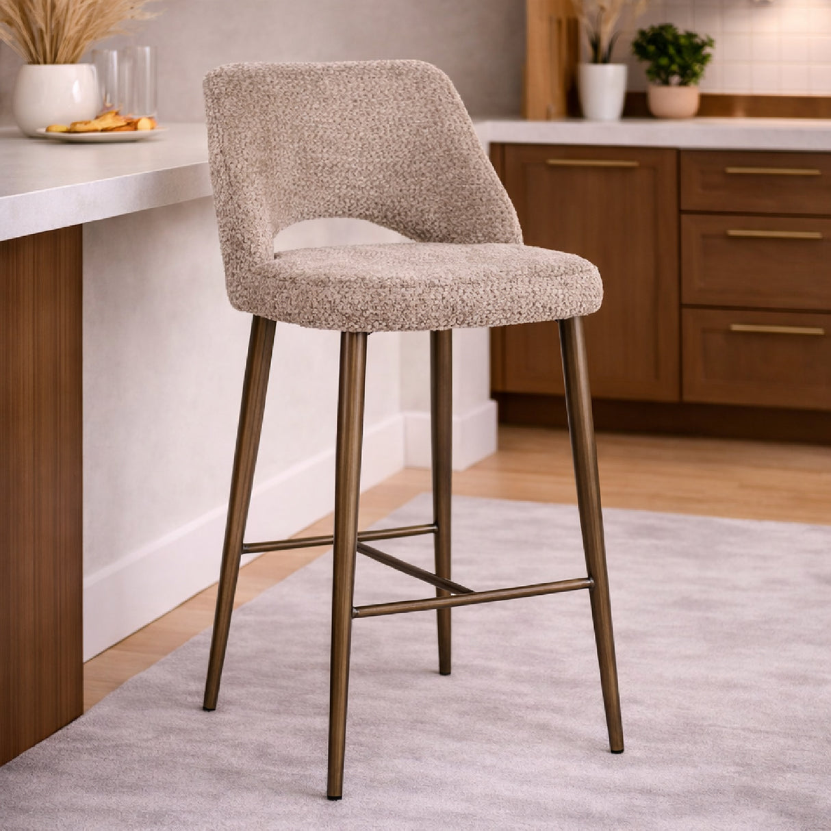 Cut-Out Back Bar Stool | Oroa.com