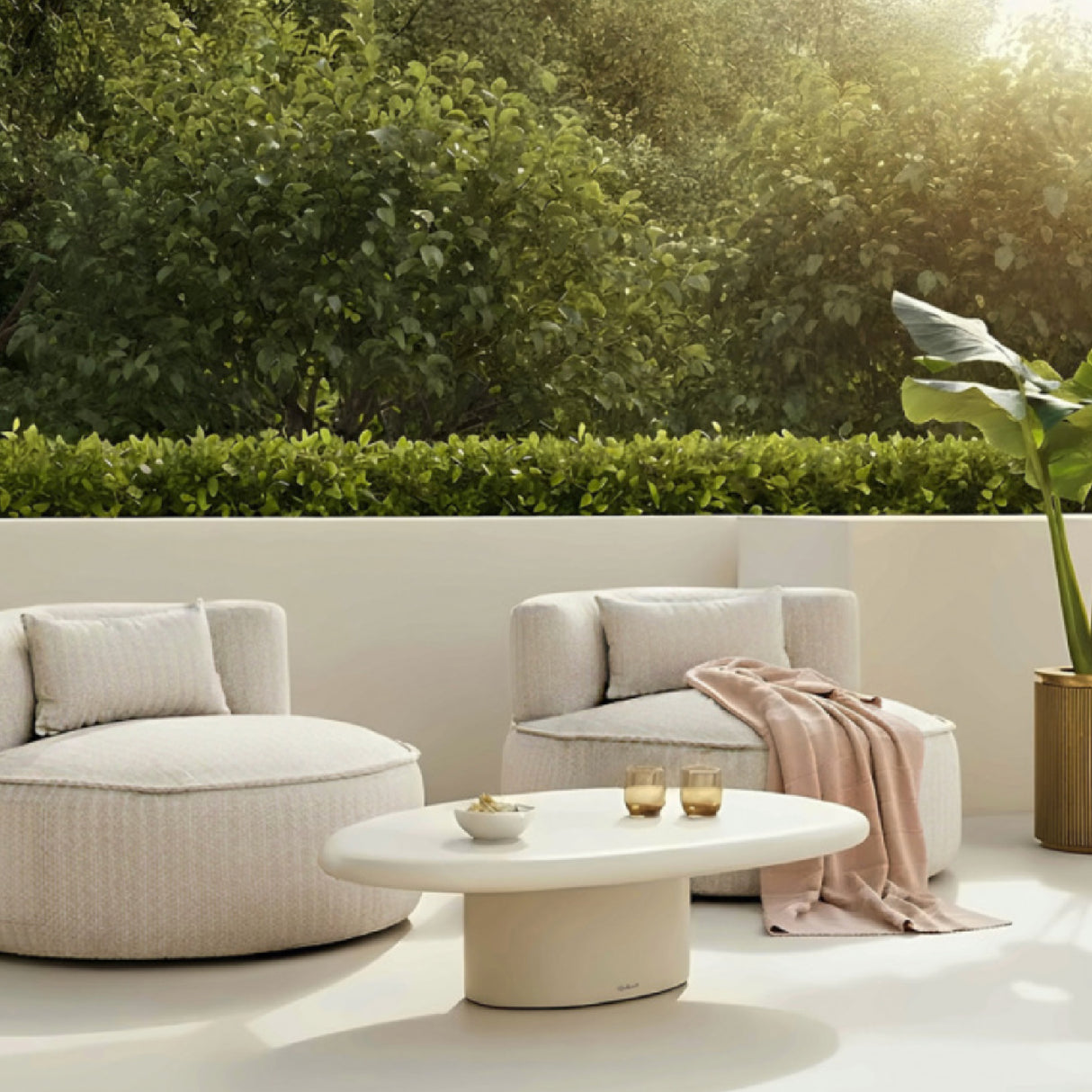 White Indoor/Outdoor Coffee Table | Oroa.com