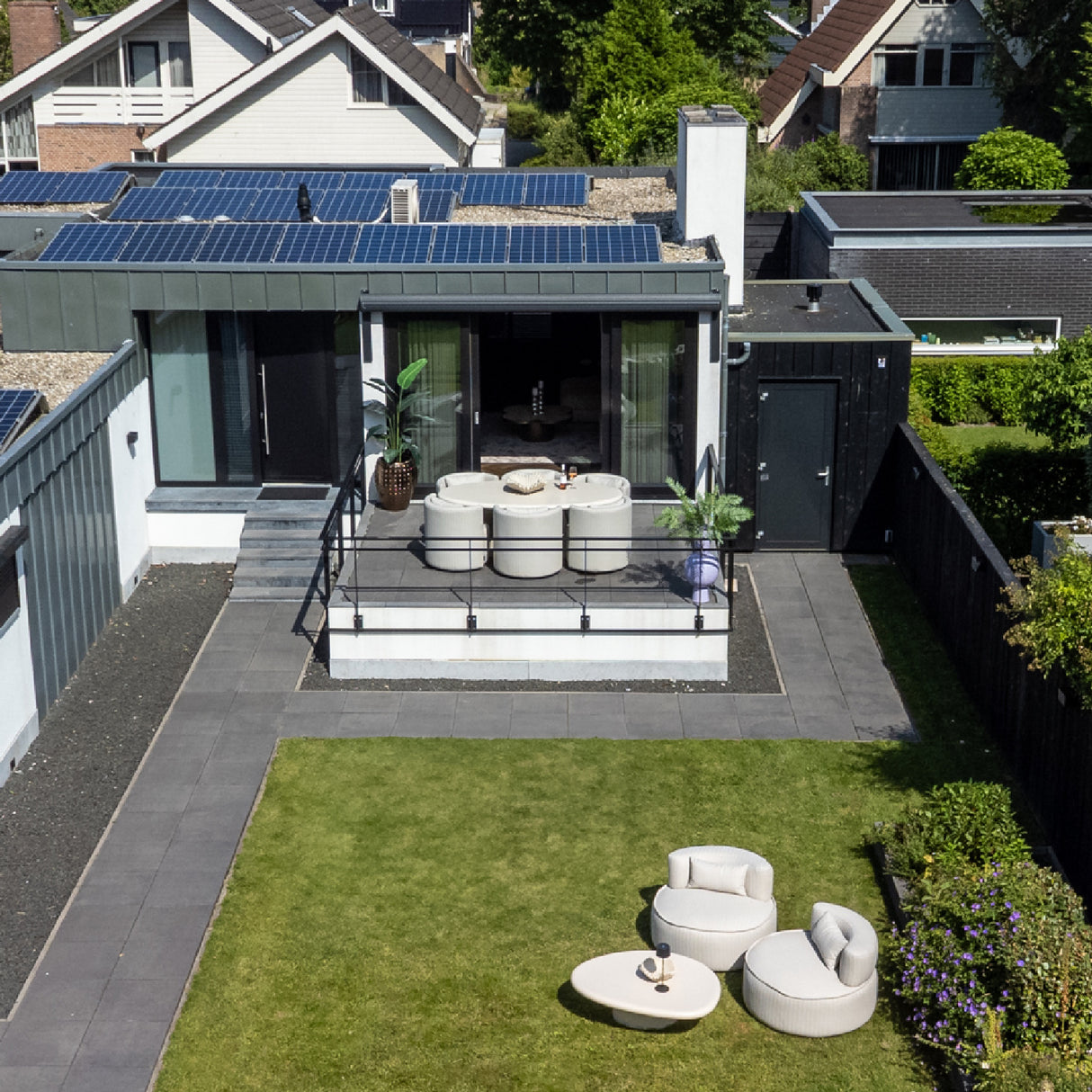 White Indoor/Outdoor Coffee Table | Oroa.com
