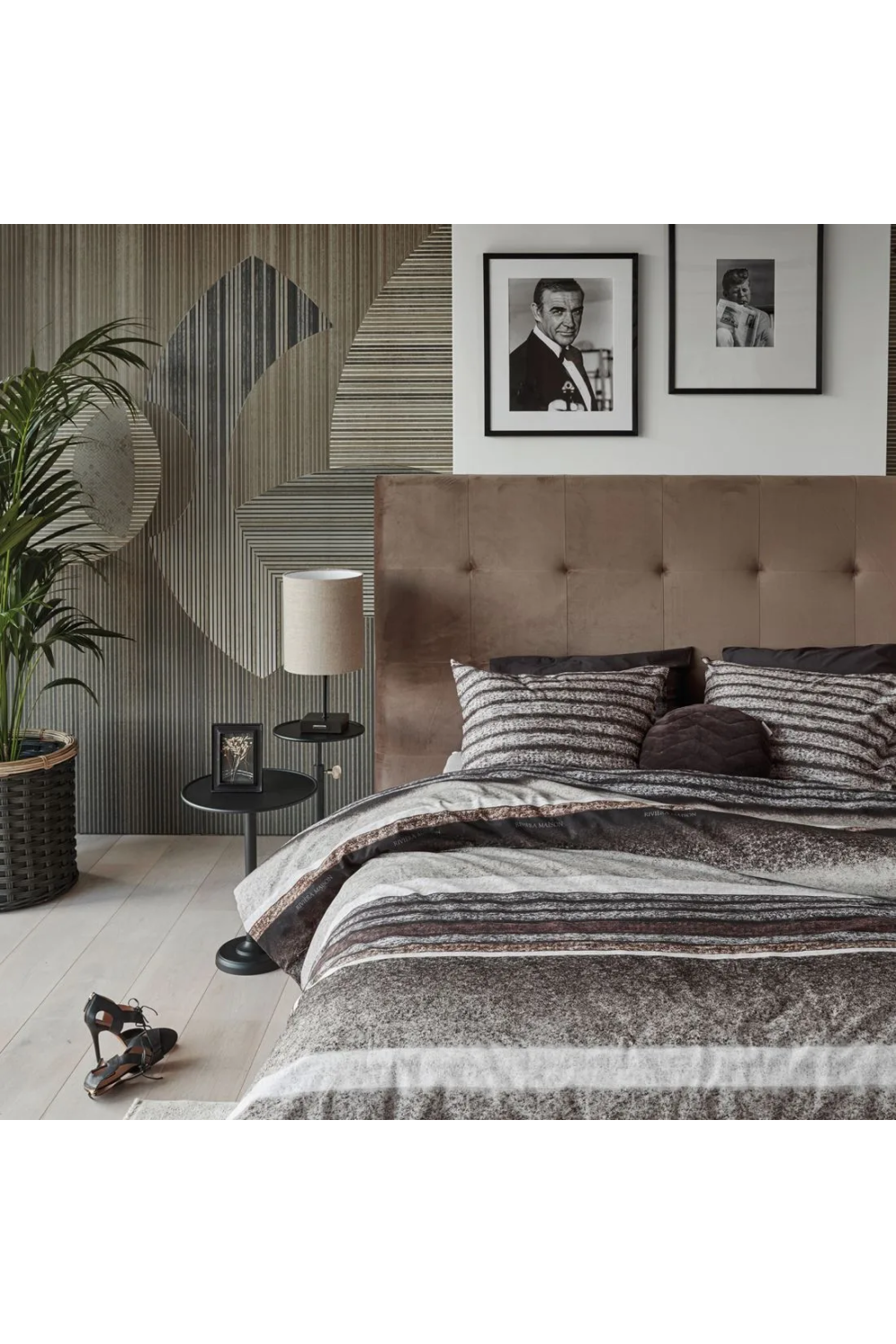 Black Aluminum Pedestal End Table | Rivièra Maison Venice | Oroa.com