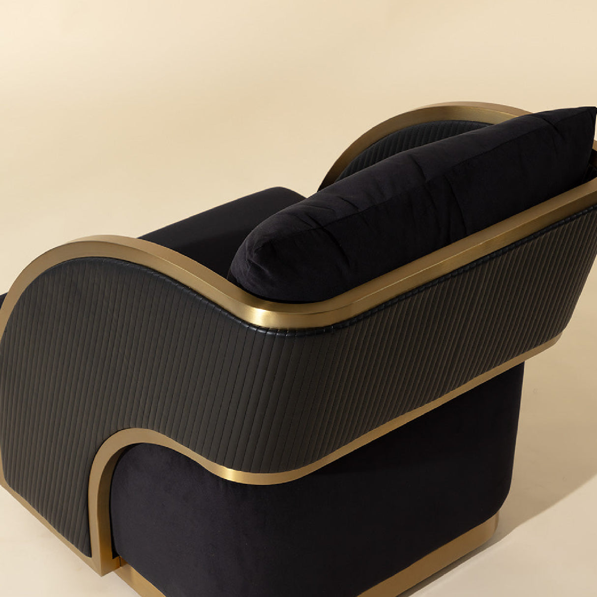 Modern European furniture - Black Leather Swivel Lounge Chair - www.oroa.com | Oroa.com