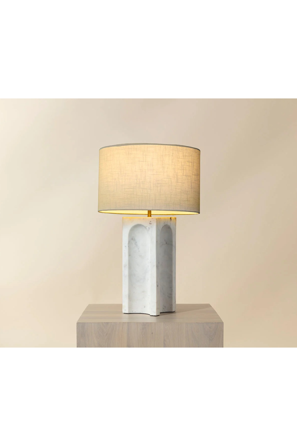 White Marble Arched Table Lamp | Splendido Rohe | Oroa.com