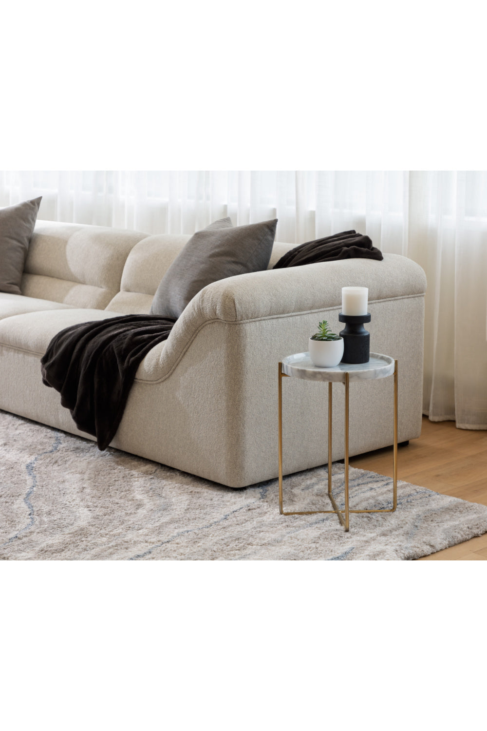 Modern European furniture - Modern Minimalist Fabric Sofa - www.oroa.com | Oroa.com