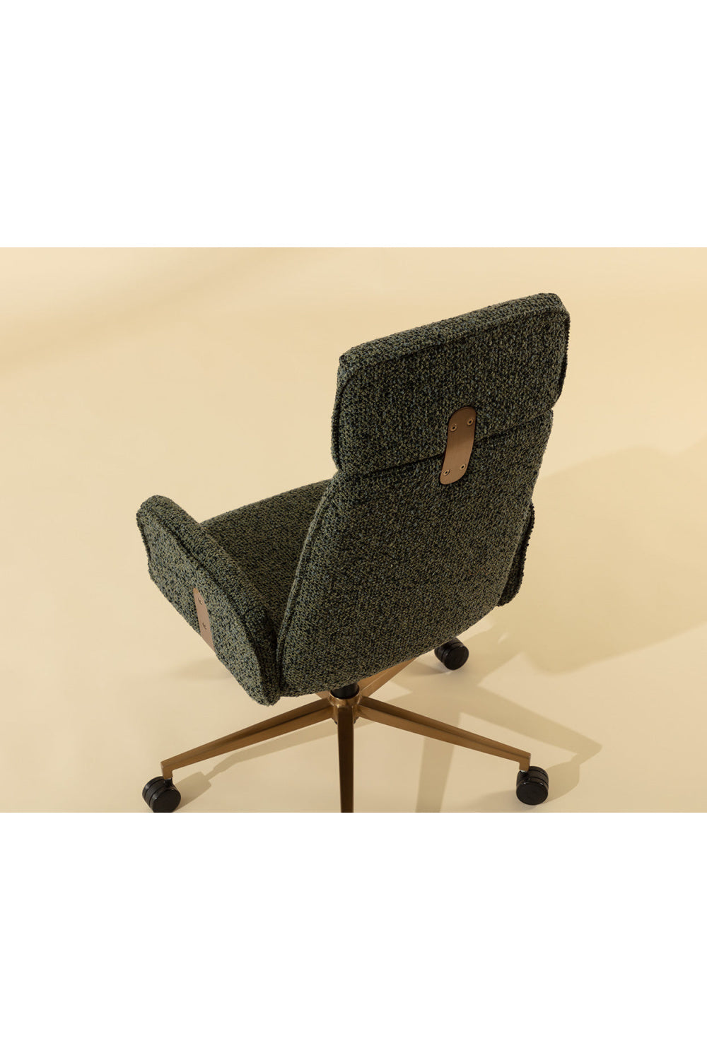 Modern European furniture - Curved Upholstered Office Chair - www.oroa.com | Oroa.com