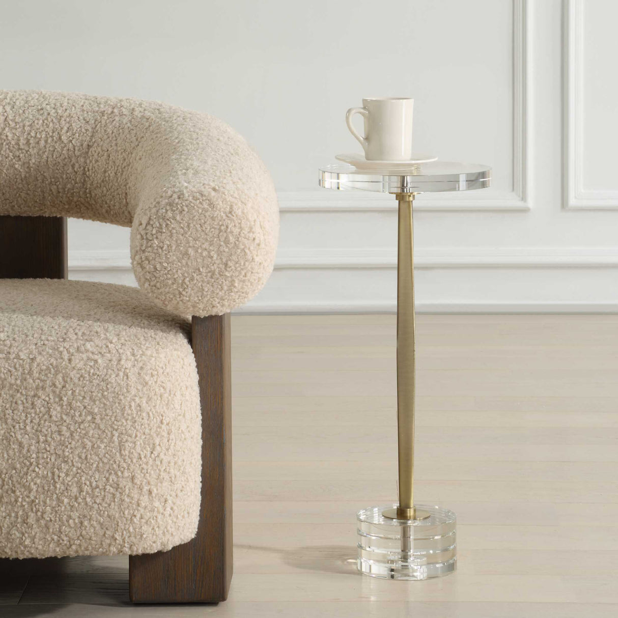 Round Crystal Drink Table | Oroa.com