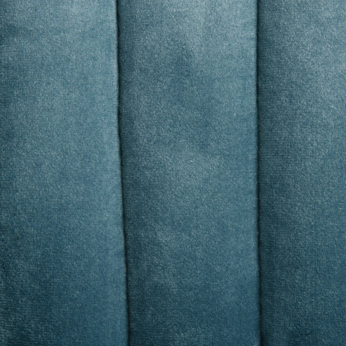 Blue Velvet Tufted Accent Chair | Oroa.com