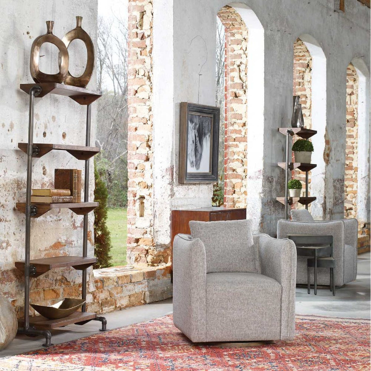 Flanged Edge Swivel Chair | Oroa.com