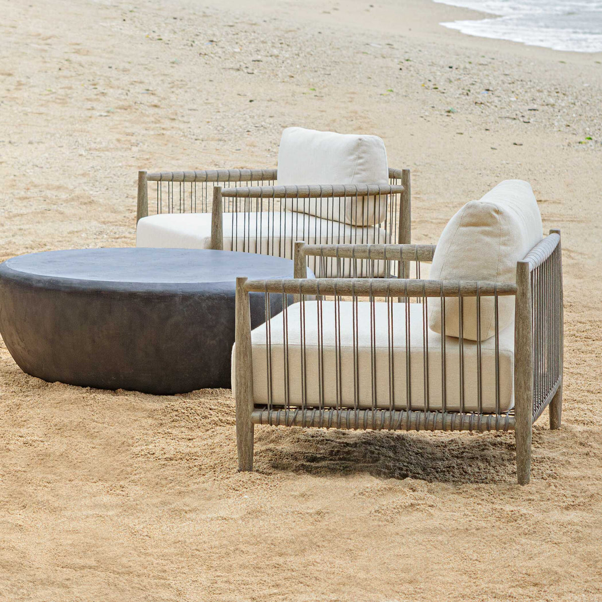 Gray Mahogany Outdoor Lounge Chair | Oroa.com