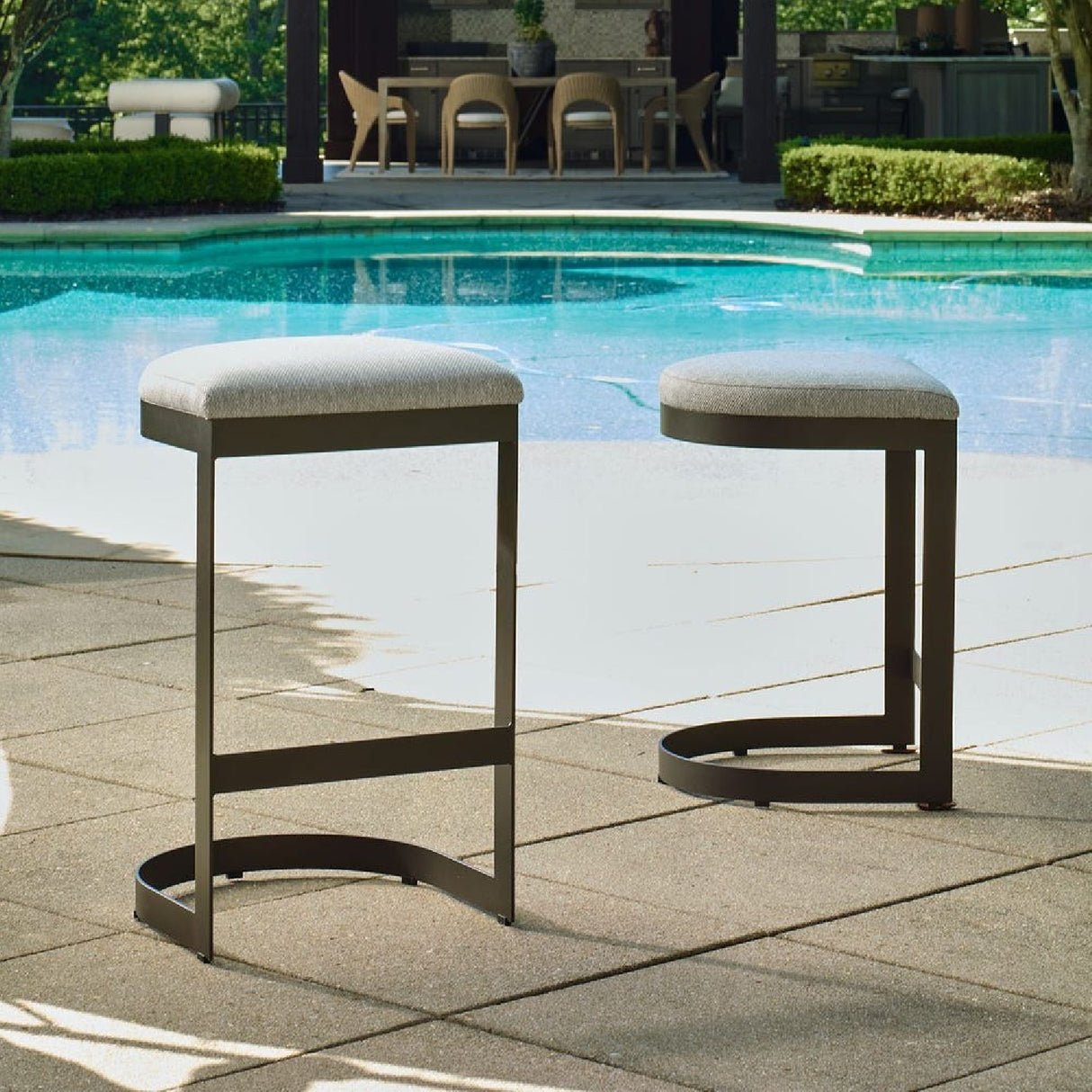 Cantilevered Steel Outdoor Counter Stool | Oroa.com