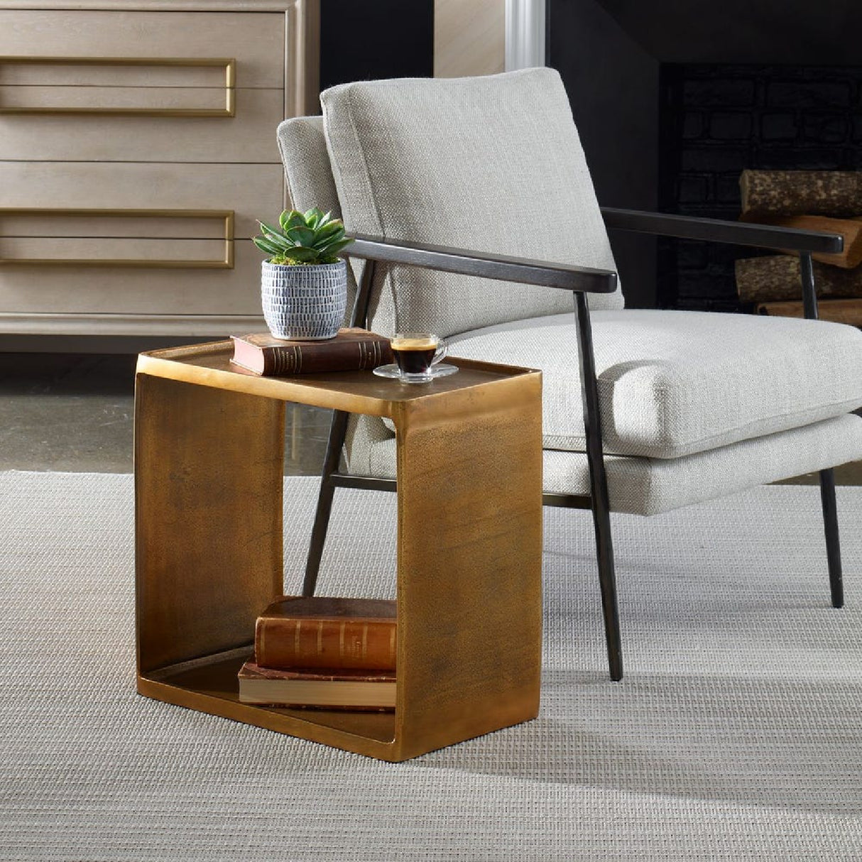 Cast Aluminum Side Table | Oroa.com