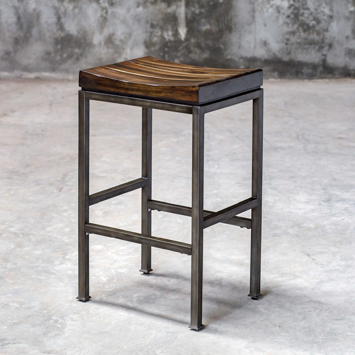 Solid Hardwood Bar Stool | Oroa.com