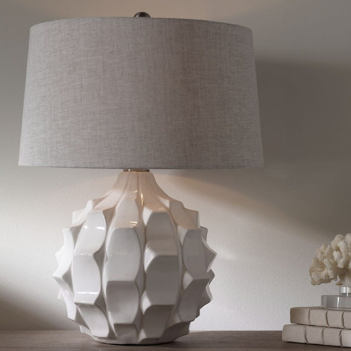 Gloss White Ceramic Table Lamp | Oroa.com