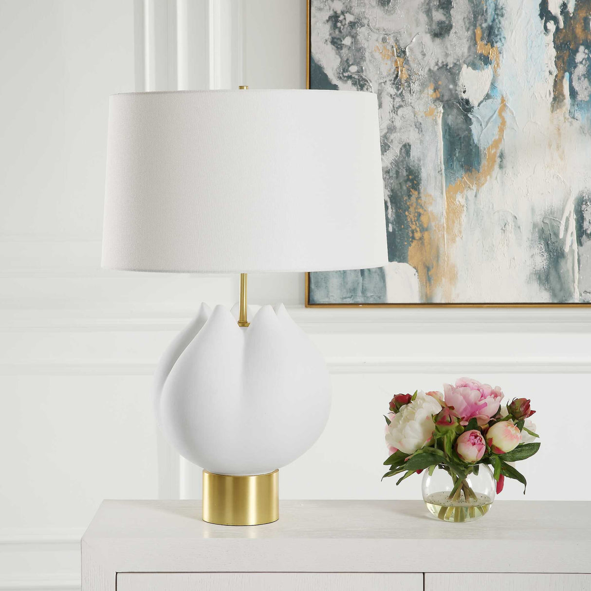 White Porcelain Flower-Inspired Table Lamp | Oroa.com
