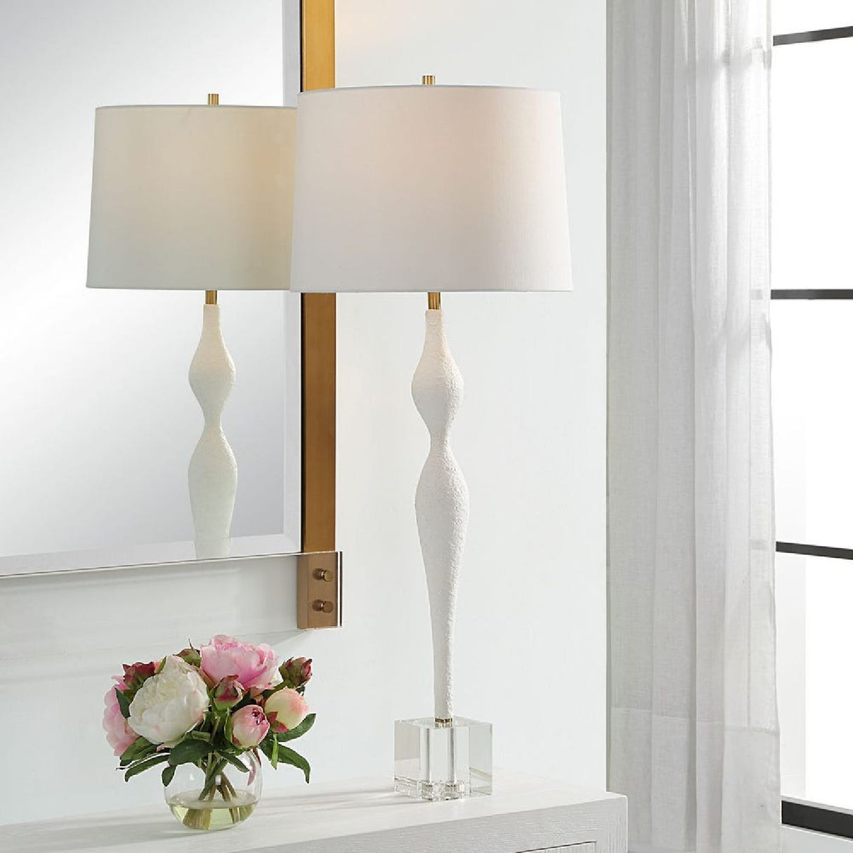 Textured White Ceramic Table Lamp | Oroa.com