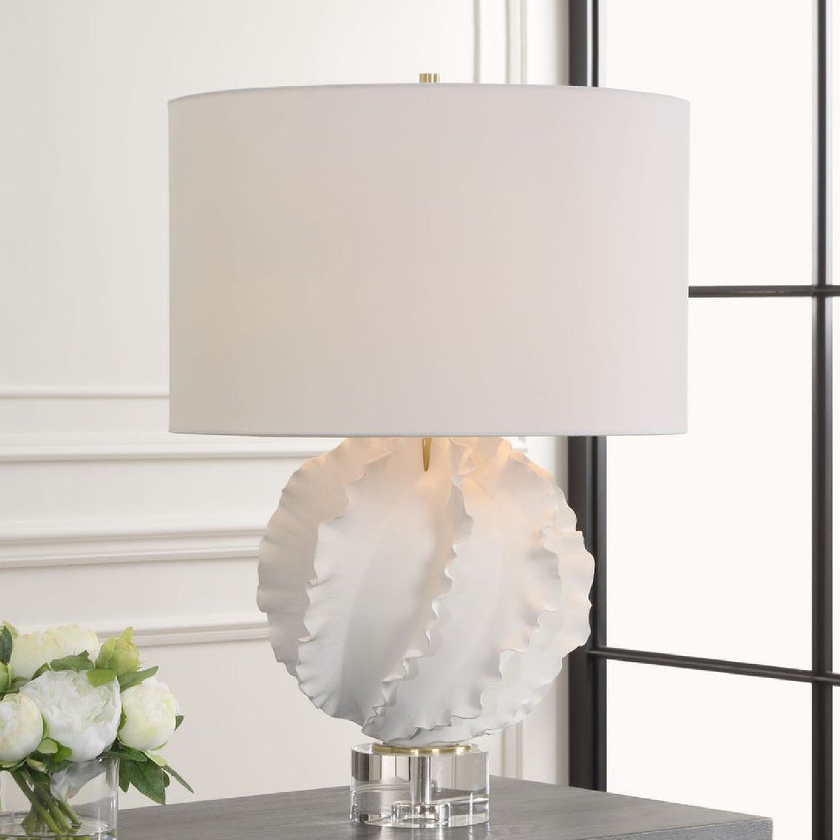 Ruffled White Ceramic Table Lamp | Oroa.com